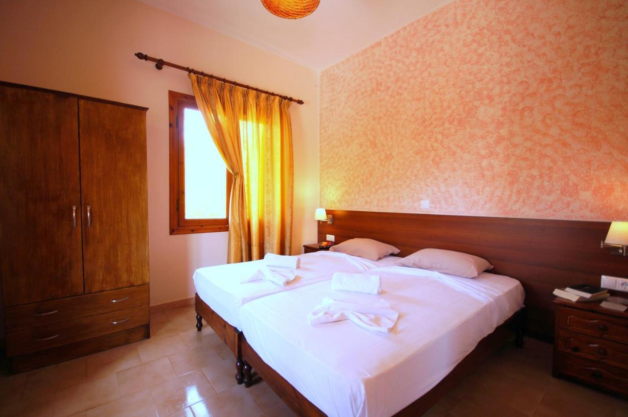 Mr. Greek Villa Petra  Habitación foto